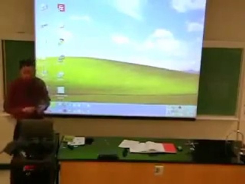 Öğretmene Projeksiyon Şakası