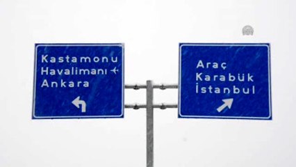 Kar Yağışı Ulaşımı Aksatıyor