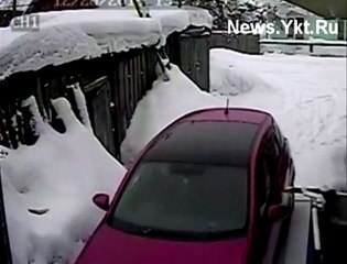 Kadın sürücü, aracını çizen komşusundan böyle intikam aldı