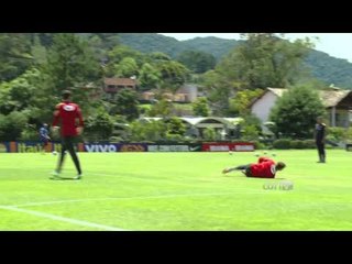 Seleção Sub-20: treinamento de força muscular e atividade no campo