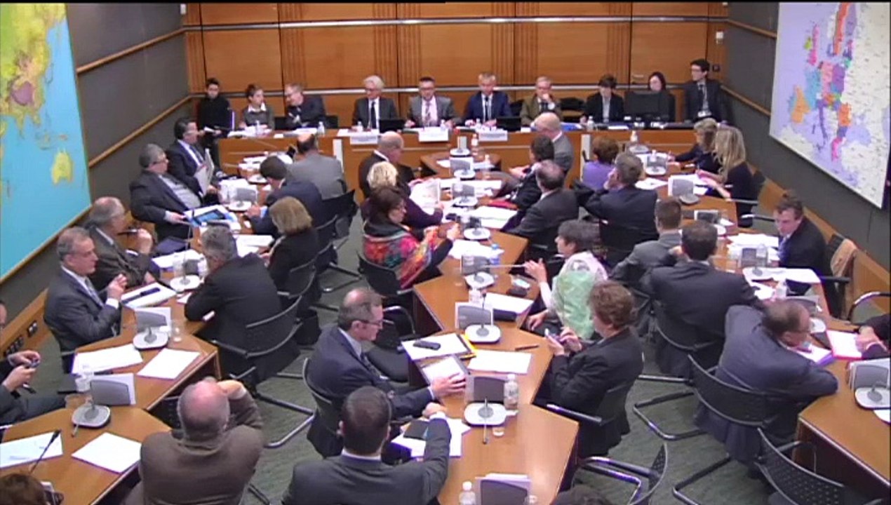 17.12.2014: Commission du Développement Durable - Remise du rapport sur la place des autoroutes dans les infrastructures de transport.1