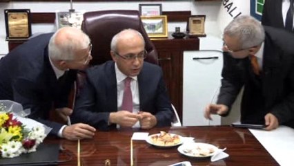 Ulaştırma Denizcilik ve Haberleşme Bakanı Elvan, İzmir'de