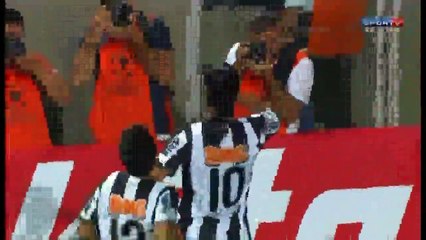 Ronaldinho amazing goal Atletico MG vs Arsenal