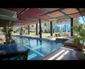 What happens when you crack an egg under Sea.