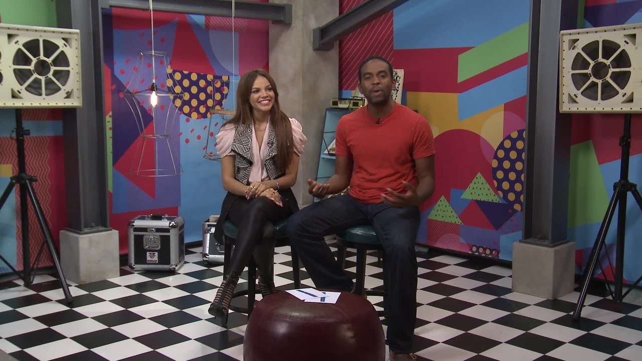 Latin Singer Leslie Grace Sings "All About That Bass" In Spanish