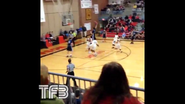 Ce lycéen fait le dunk de l'année - Basket Ball