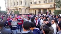 Kahire Üniversitesi'nde Öğrenci Gösterileri