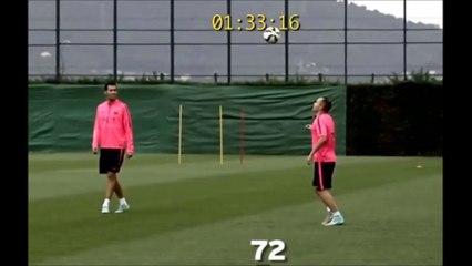 Barcelone Le défi fou du trio Xavi-Iniesta-Busquets à l'entraînement