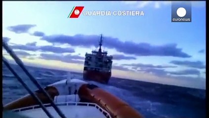 Arrivato a Gallipoli cargo con centinaia di migranti. Mistero su sos lanciato ieri