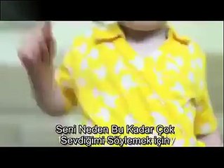 Annesinin Doğu Gününü Böyle Kutladı