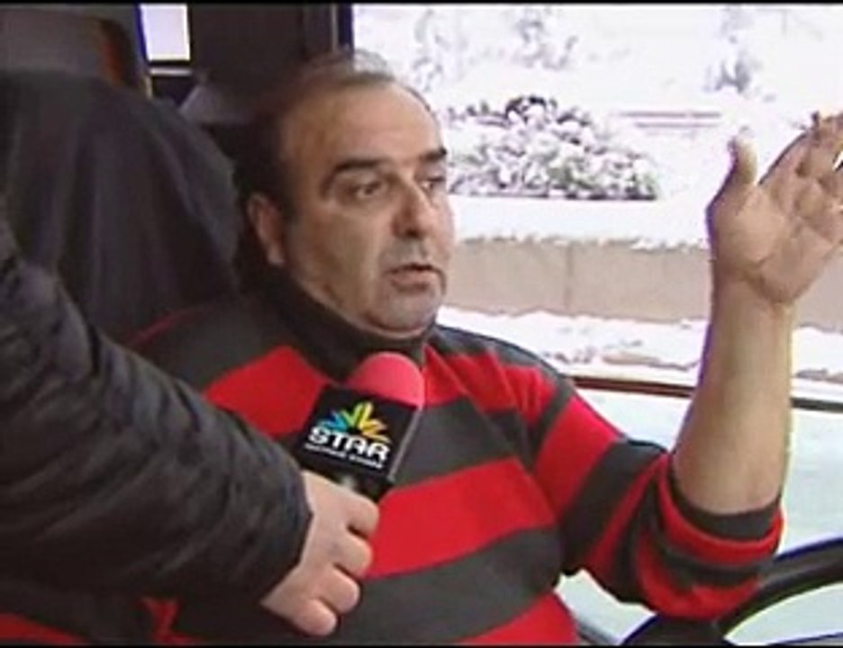 Χάος στην Εθνική οδό Αθηνών-Λαμίας. Εγκλωβισμένα οχημάτα οδηγοί και επιβάτες λόγω του χιονιά