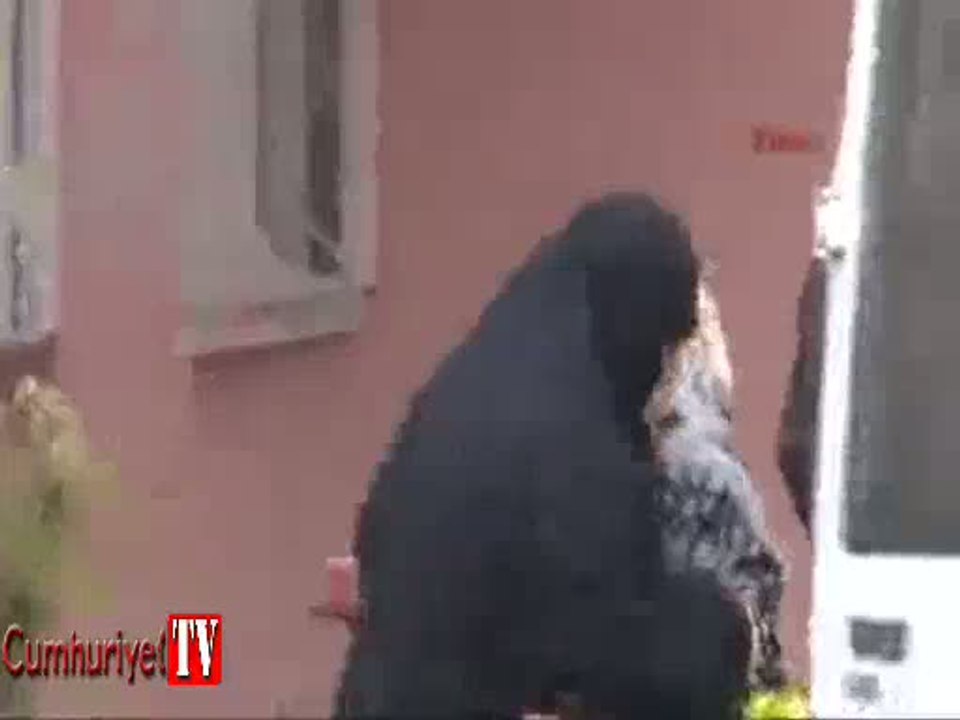 Ankara'da cinnet: Annesini boğazını keserek öldürdü