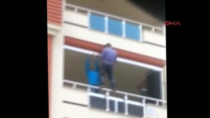 Balkonda Çalışan İşçi Korkuttu
