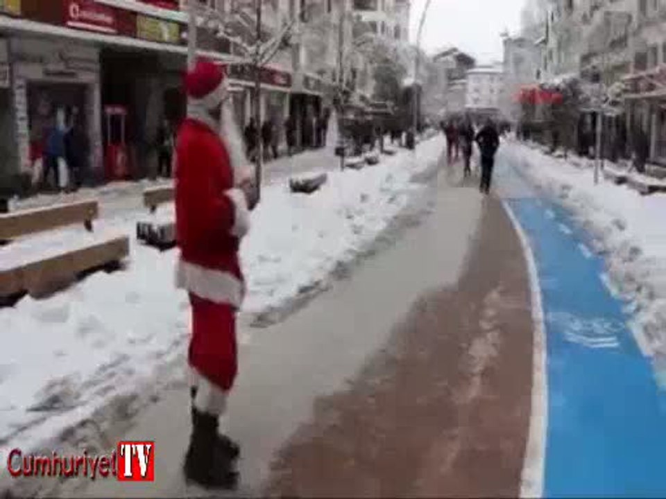 Yeniçeri, 'Noel Baba'yı böyle kovaladı