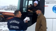 Manisa Akhisar Kar Yolları Kapattı, Binlerce Sürücü Mahsur Kaldı Ek Gelenbe Geçidinde Vatandaşlara...