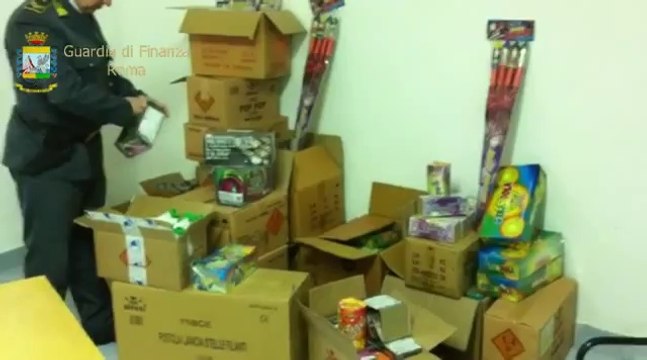 Roma - scoperto deposito con quattro tonnellate di artifizi pirotecnici