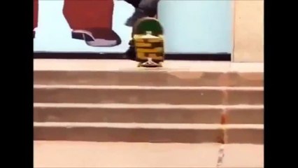 ¡Justin Bieber rueda por los suelos con su monopatín!.