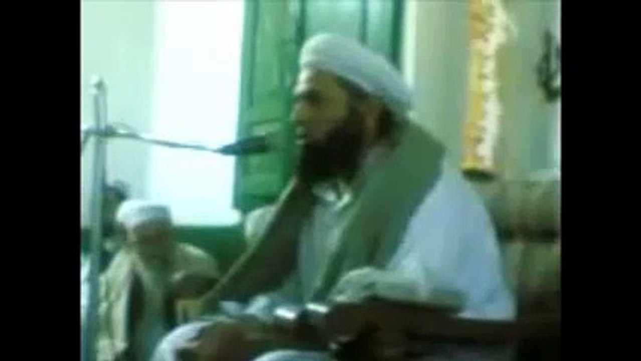 Molana Sahib presenting Nikah khudba