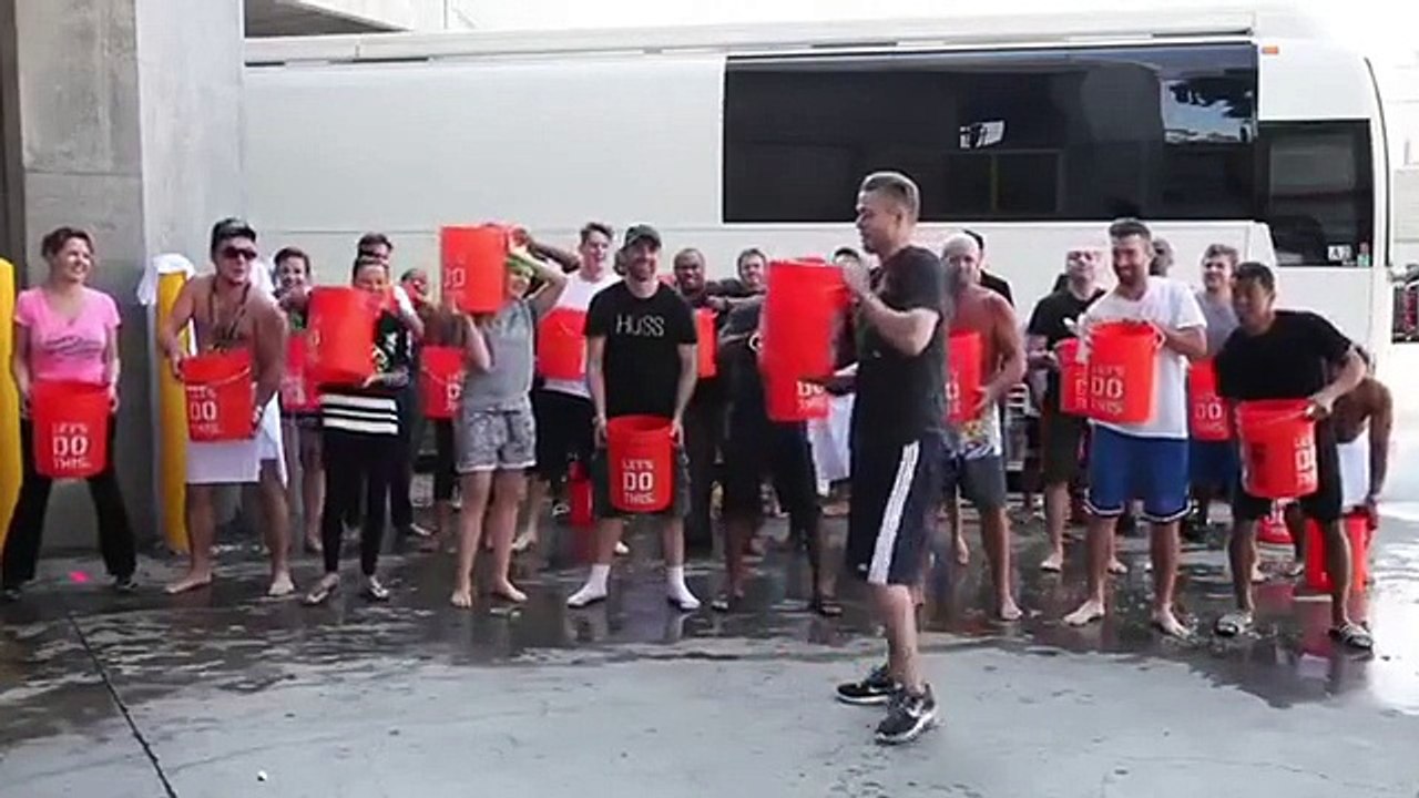 Rob Riggle, Horatio Sanz, Steve Higgins, The Roots, & Jimmy Take the ALS Ice Bucket Challenge