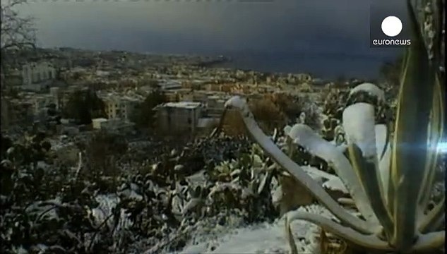 Пальми під снігом: незвичний новорічний мороз на півдні Італії