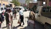 مقتل 33 شخصا في تفجير انتحاري في اليمن