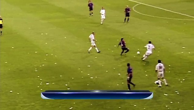 01.05.2002 Real Madrid CF v FC Barcelona - Raúl González