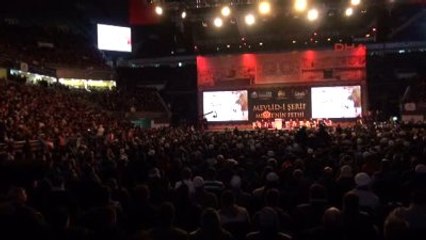 Mekke?nin Fethi Programına Katılan Yüzlerce Kişi Spor Kompleksini Doldurdu