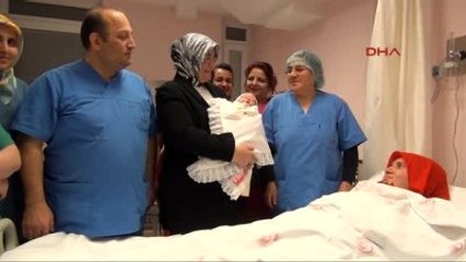 Çorum'da Yılın Bebeği 00.03'de Dünyaya Geldi