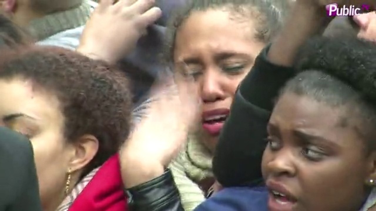 Exclu Vidéo : Best Of de l'année 2014 : En juin, Rihanna déclanchait l'hystérie de ses fans au Sephora des Champs-Elysées !