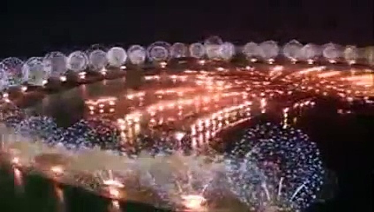 DUBAI World Record Happy  New Years 2015!!! Eve Midnight Fireworks Celebration