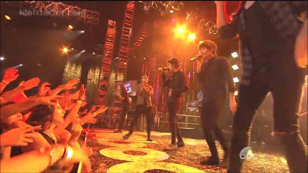 [HD] One Direction - Steal My Girl - Rockin Eve 15