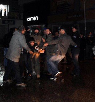 Diyarbakır'da Bir Tarafta Halay, Bir Tarafta Olay