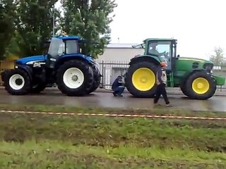 New holland  John deere   Hangisi Çeker