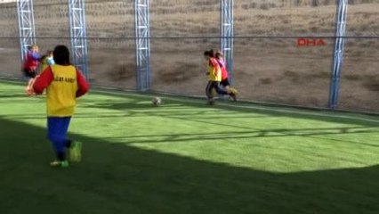 Doğubayazıt Bayazıtspor Kadın Futbol Takımı Destek Bekliyor