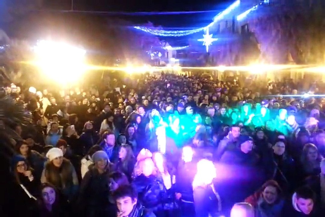 CAPODANNO A CASAMICCIOLA, DECIBEL BELLINI INFIAMMA LA PIAZZA