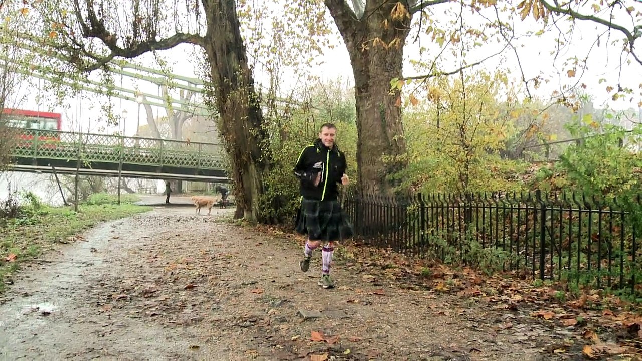 GB: "Marathon Man" veut battre le record de marathons en un an