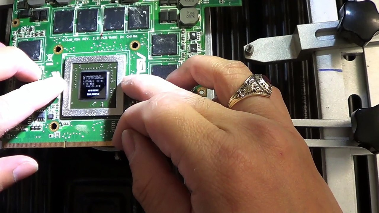 Réparer ou Remplacer la carte graphique PCI-E PC portable Gaming