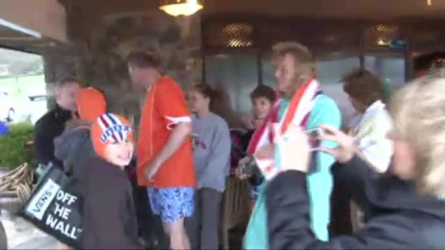 Hollandalılar Dondurucu Soğukta Denize Girdiler