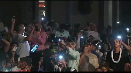 Fireworks at Downtown Dubai on New Years Eve 2015i