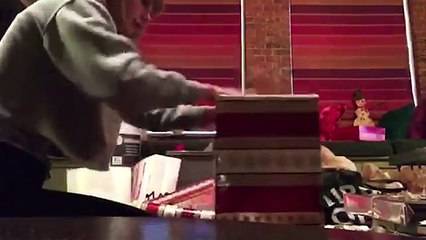 Taylor Swifts Christmas Gift Giving of 2014