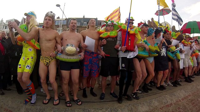 Les givrés ont pris leur bain du nouvel an à Dunkerque