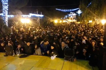 CASAMICCIOLA, DELIRIO CAPODANNO: E LA PIAZZA "TREMA"