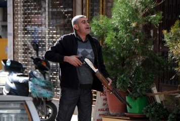 Özür İçin Pompalı Silahla Eylem Yaptı