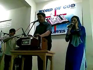 Main Chupoon Aur Nazr Mjh Me - Urdu Christian Song