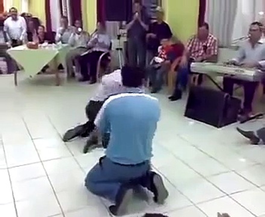 çok ilginç dans çok komik düğün mutlaka izleyin