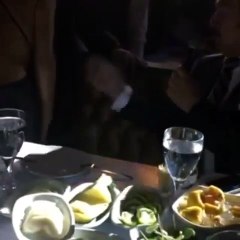 Orhan Gencebay, Hülya Avşar'ın Poposunu Tokatladı