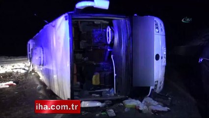 Yolcu otobüsü devrildi 51 yaralı