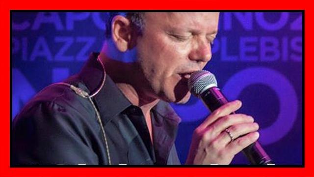 Gigi D'Alessio ricorda Mango nel concertone di Capodanno