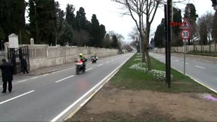 Cumhurbaşkanı Erdoğan Anne ve Babasının Mezarlarını Ziyaret Etti