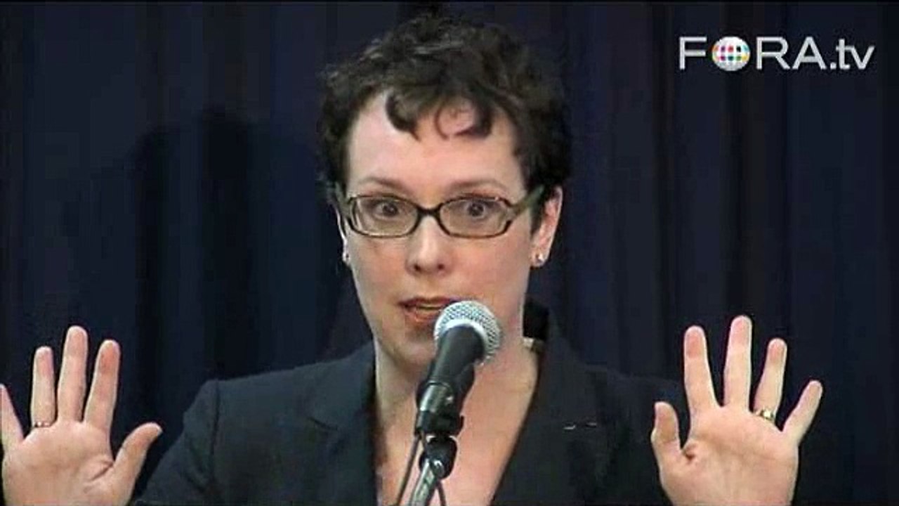 Julia Angwin: Social Networking All About 'Broadcasting'